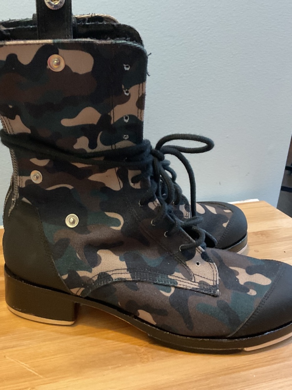 Bloch adult camo tap boot—Size 8–Chloe and Maud